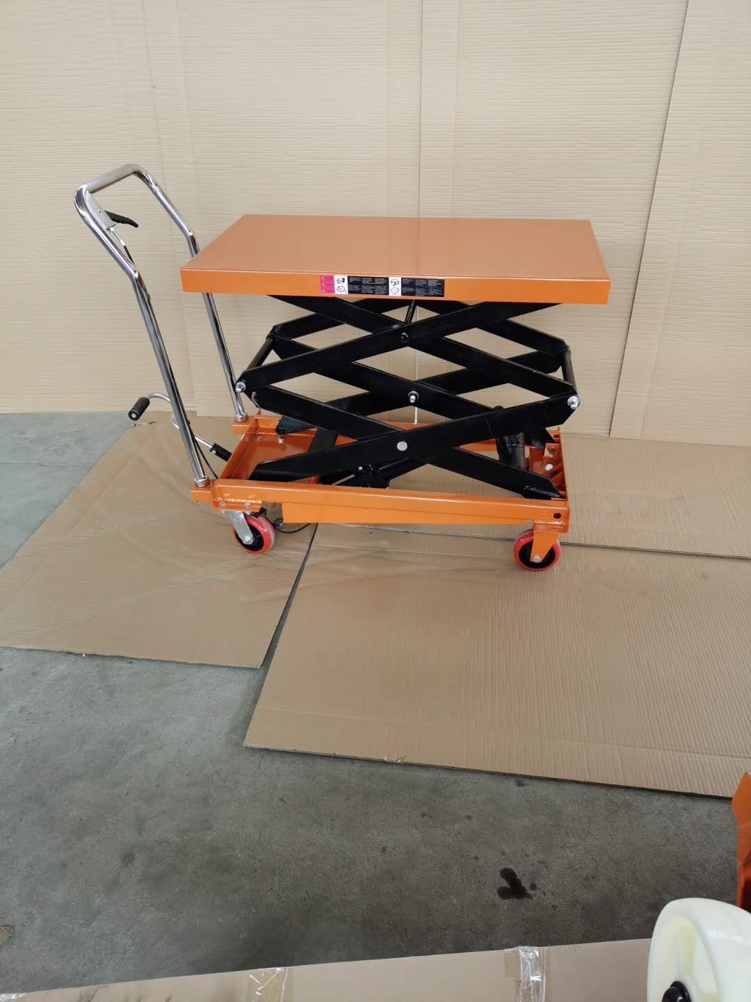 手动液压升降车