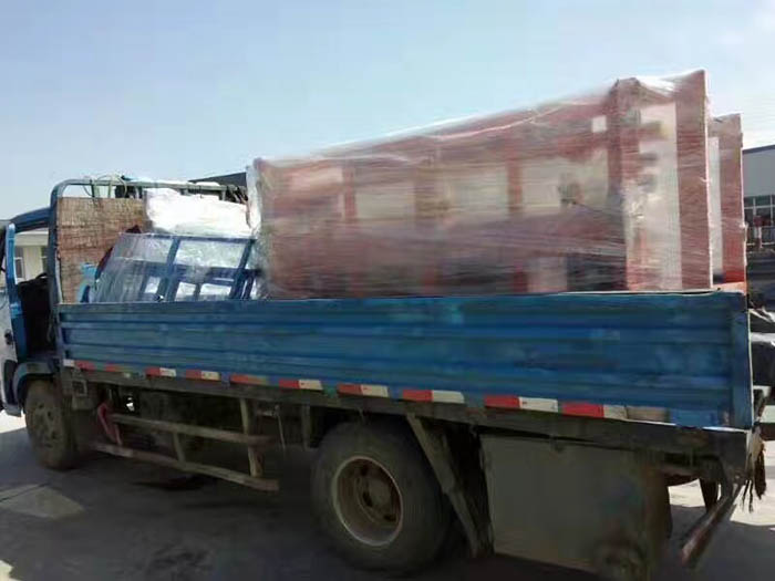 导轨式升降机发货(图1)